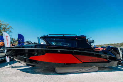 Лодка Victory A8